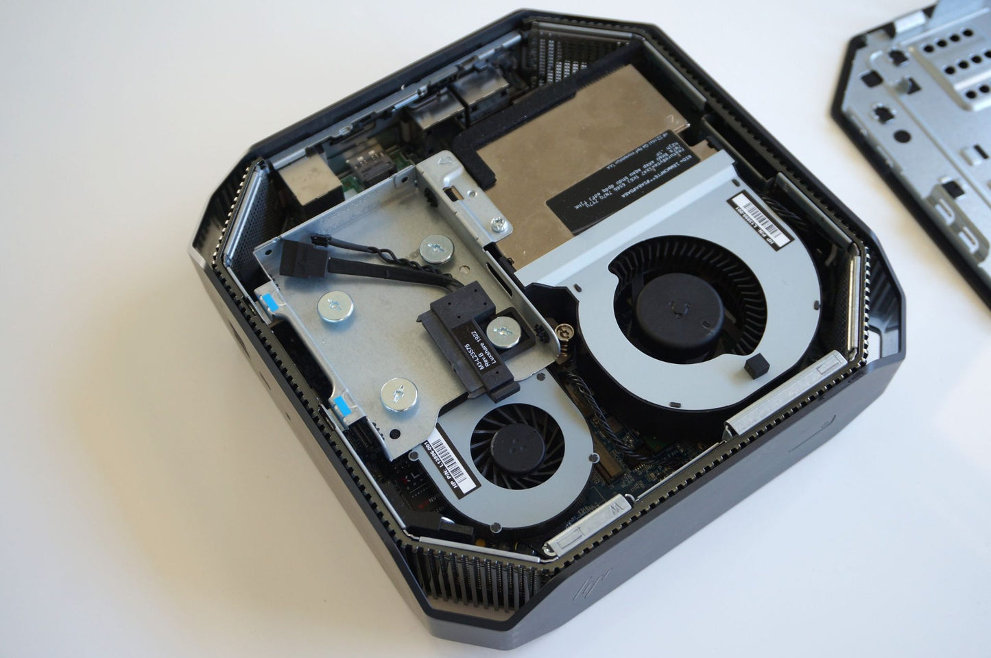 HP Z2 mini G4 workstation 9th gen I7