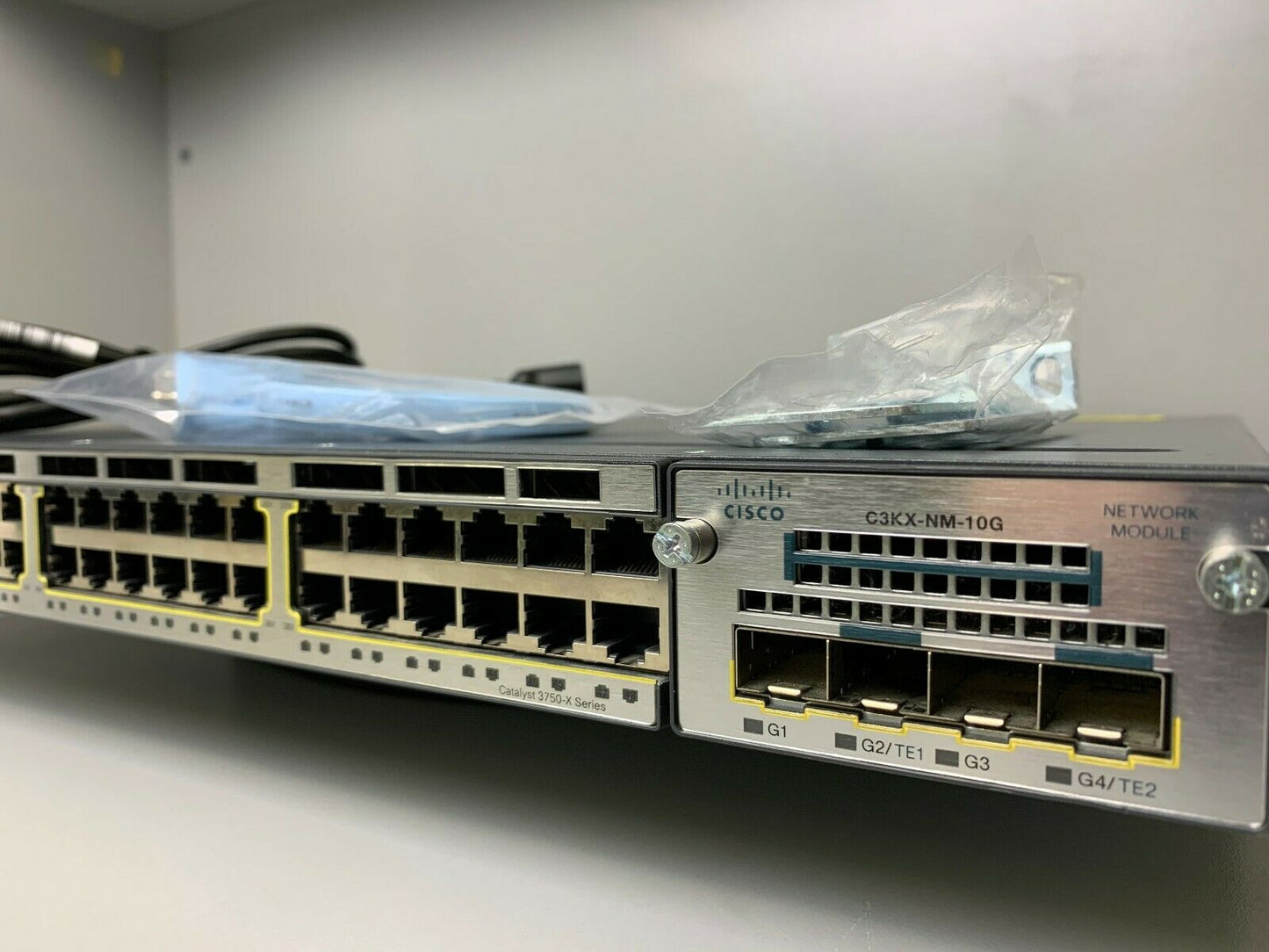 CISCO WS-C3750X-48T-S V04 network switch