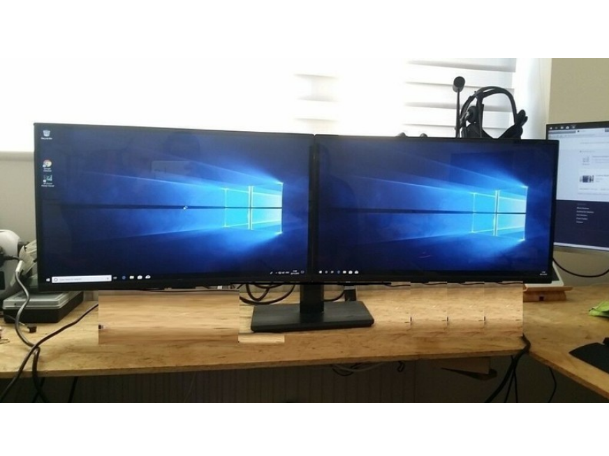 TWO Monitors on a stand Philips Brilliance 220B4L 22